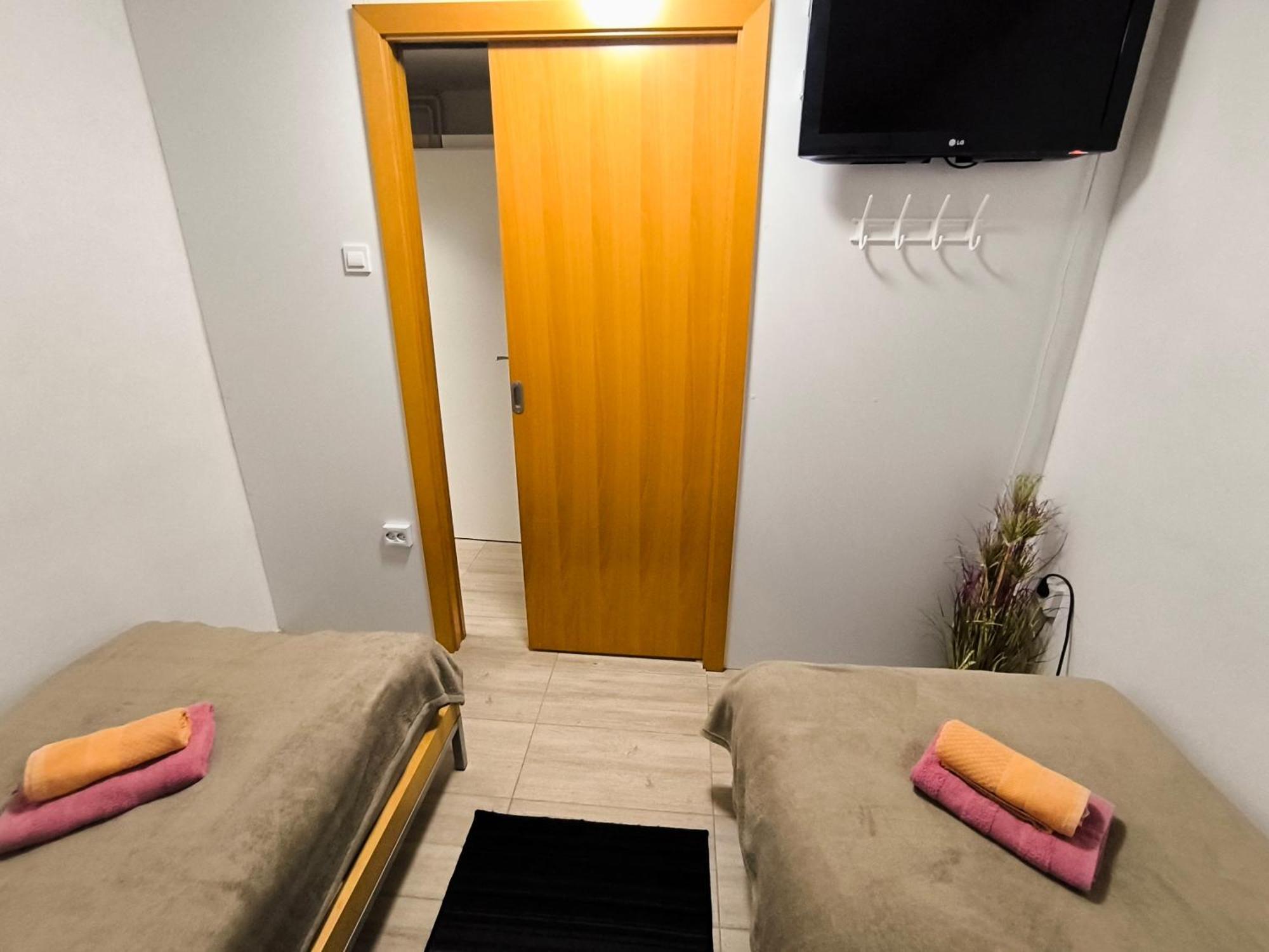 Jo-Ma Apartma - Safe Parking Ljubljana Kültér fotó