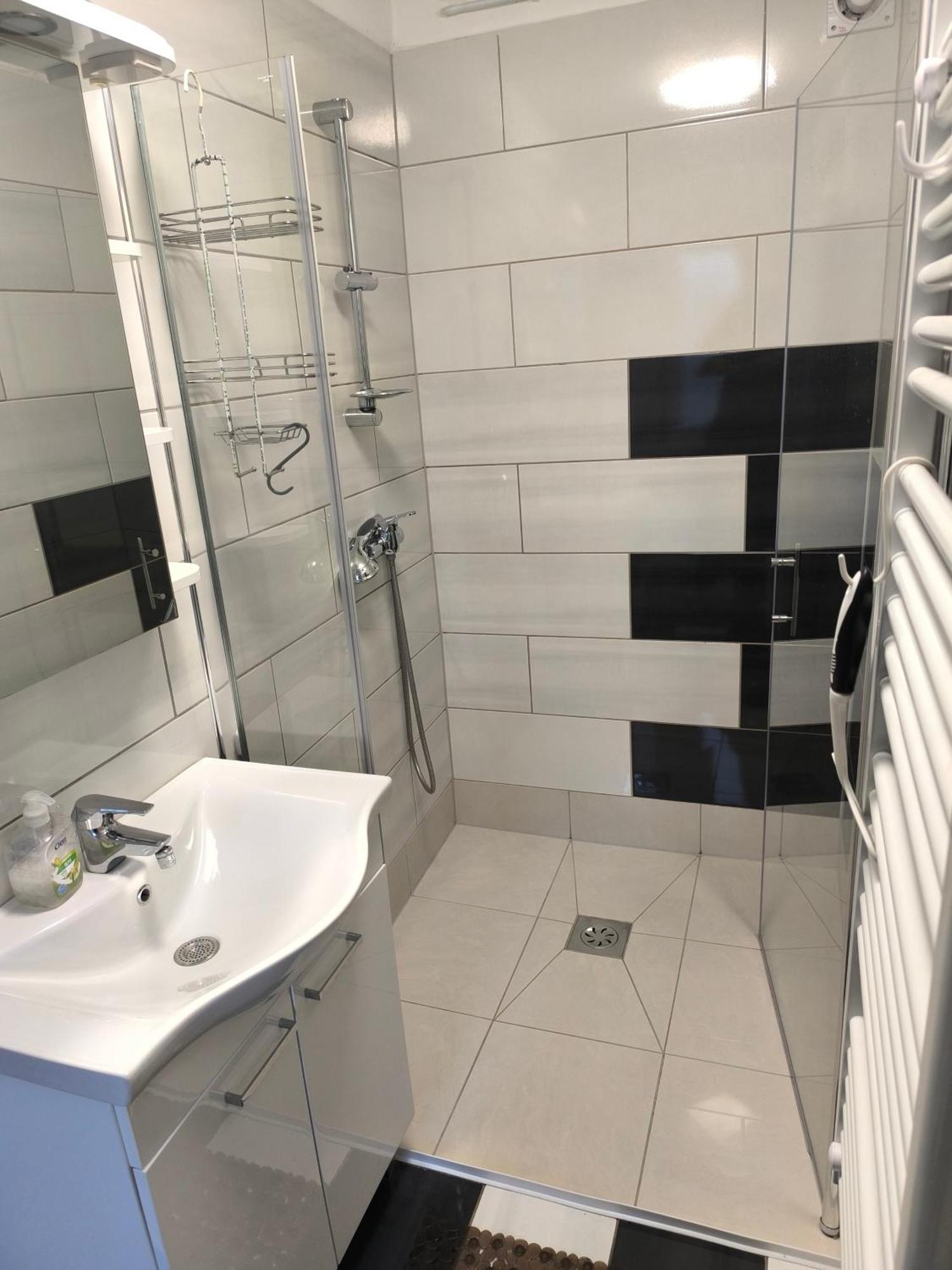 Jo-Ma Apartma - Safe Parking Ljubljana Kültér fotó